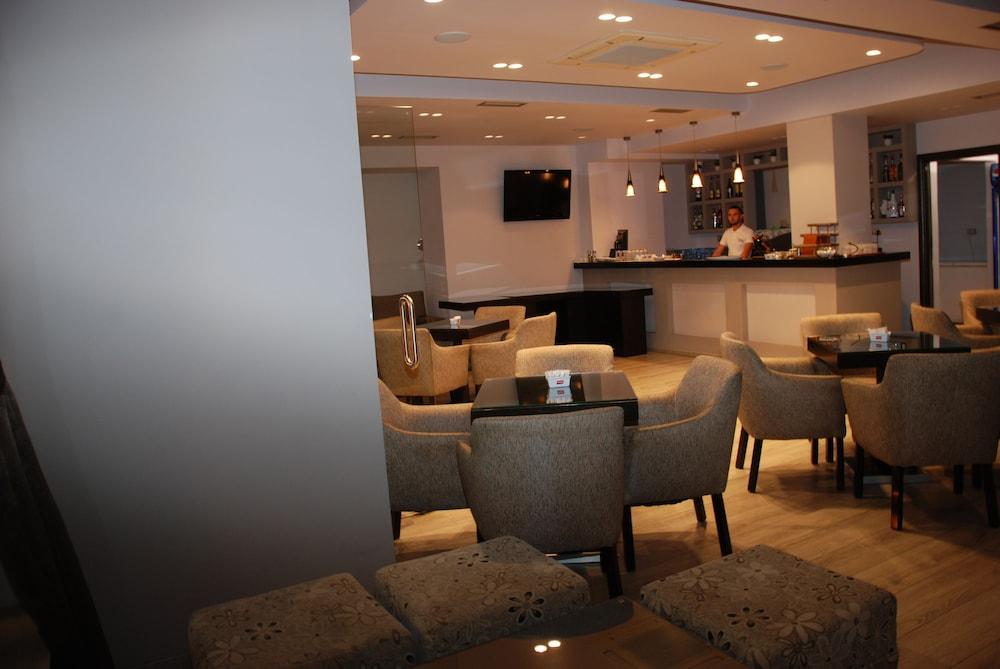 Mano Hotel